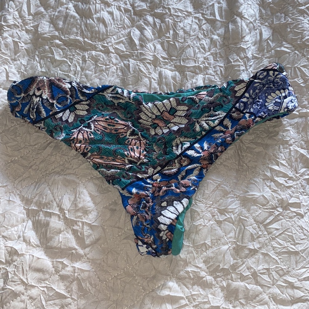 Cheeky bikini bottoms - Picture 2 of 3